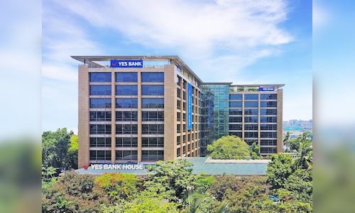 Yes Bank shares see modest gains despite top management uncertainty