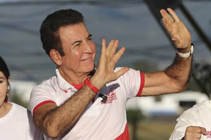Salvador Nasralla dice que el Partido Liberal ganó ampliamente las elecciones en Honduras