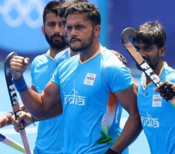 Indian men’s hockey team ends South Africa Tour with  4