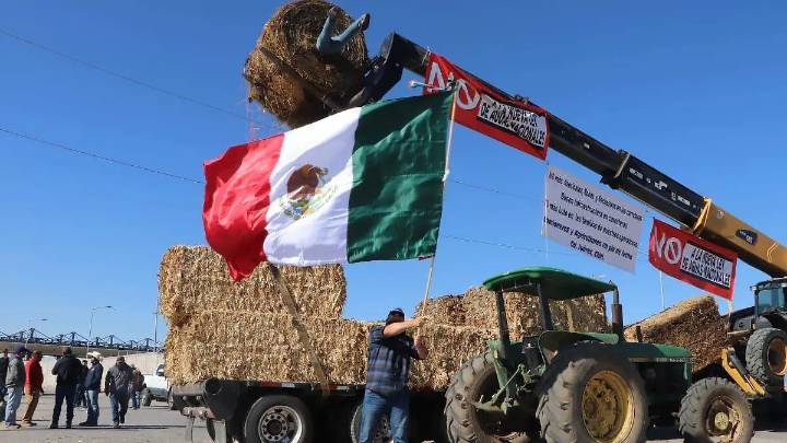 Descartan productores del campo acudir al Zócalo; mantienen bloqueos en la frontera norte