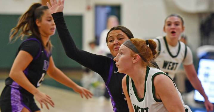 Sophia Evans provides two-way spark off the bench in Glenbard West’s win over Downers Grove North – Shaw Local
