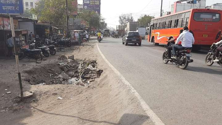 Pune: Deadly Pit Puts Wagholi Commuters At Risk; Citizens Demand Immediate Action From Authorities