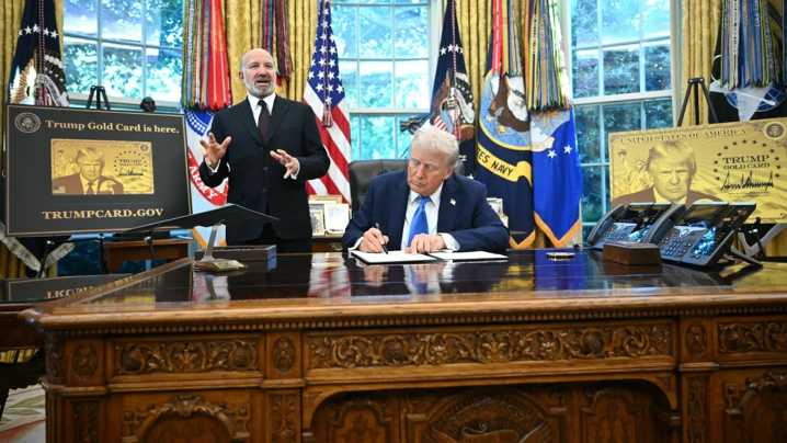 Trump lanza programa de “tarjeta dorada” de $1 millón de dólares