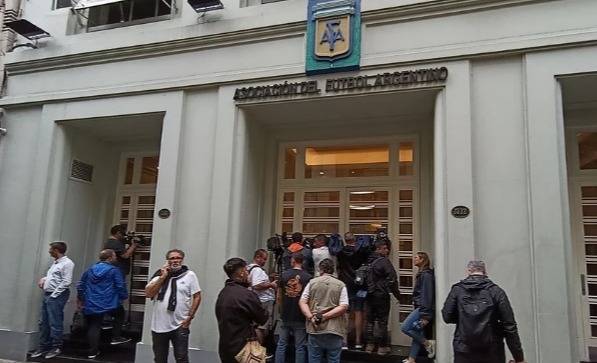 Clubes y entidades fueron allanadas en la causa Sur Finanzas