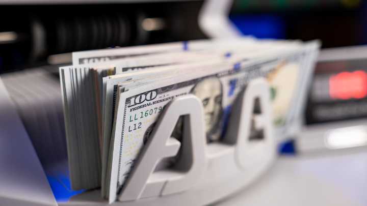 Dólar tuvo repunte importante en Colombia: así cerró su valor en el inicio de diciembre 2025