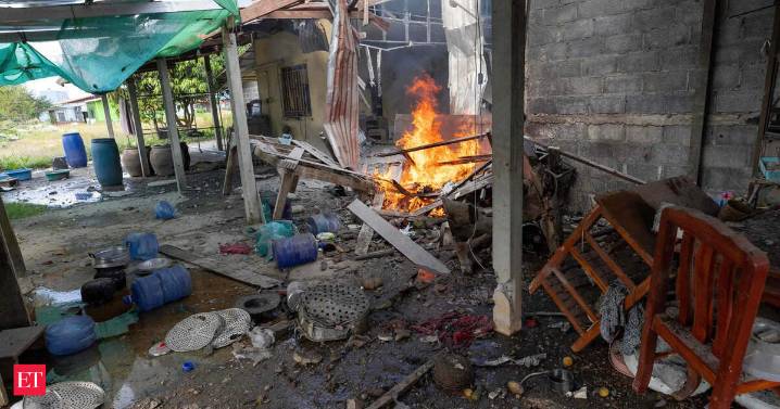 Thailand: 1st civilian death in border clash