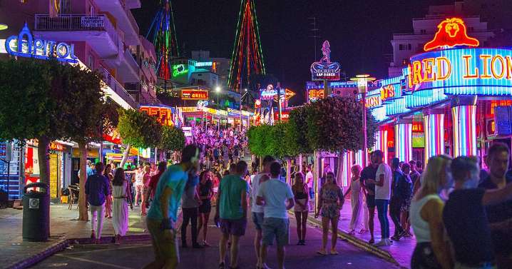 Spanish holiday hotspot rolls out major change for UK tourists