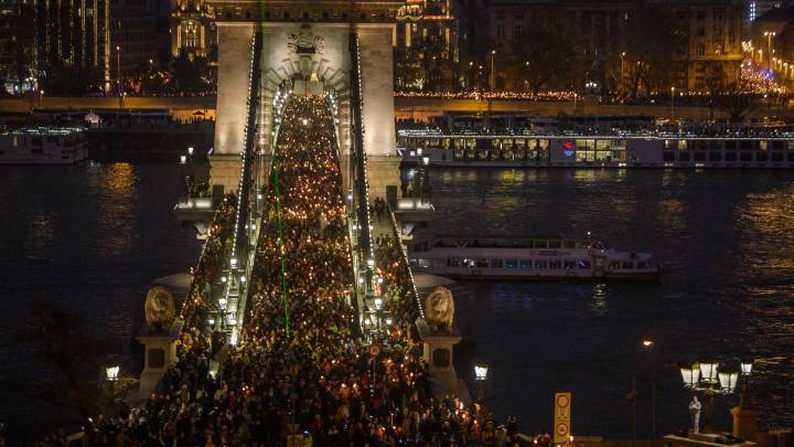 Miles de húngaros piden la dimisión de Orbán por un escándalo de abusos a menores