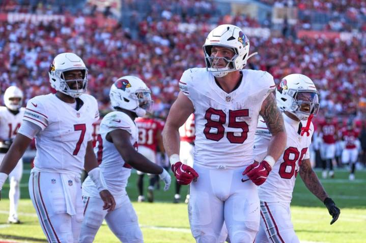 Fantasy Football Week 14: Who to Start, Sit and a Sleeper for every game