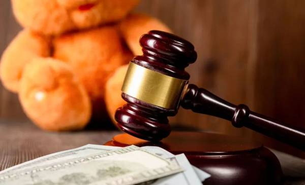 La Corte aplicará sanciones a los padres que no cumplan con la cuota alimentaria