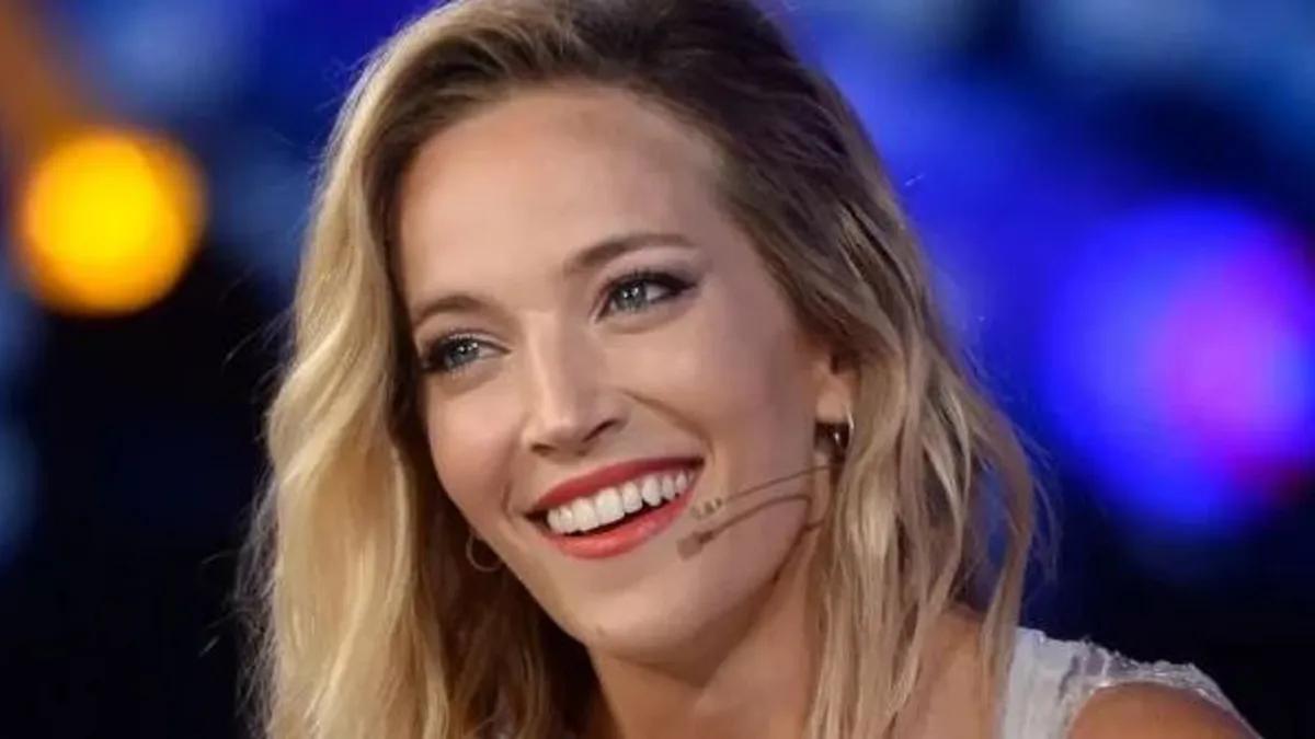 La foto navideña de Luisana Lopilato desató un vendaval de rumores: ¿está embarazada?