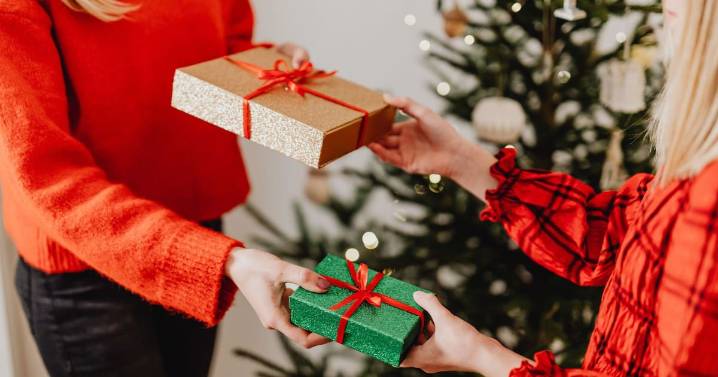 5 ideas de intercambios navideños económicos para celebrar con poco presupuesto