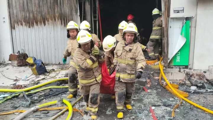 17 dead in massive office-building fire in Indonesia's Jakarta, many trapped