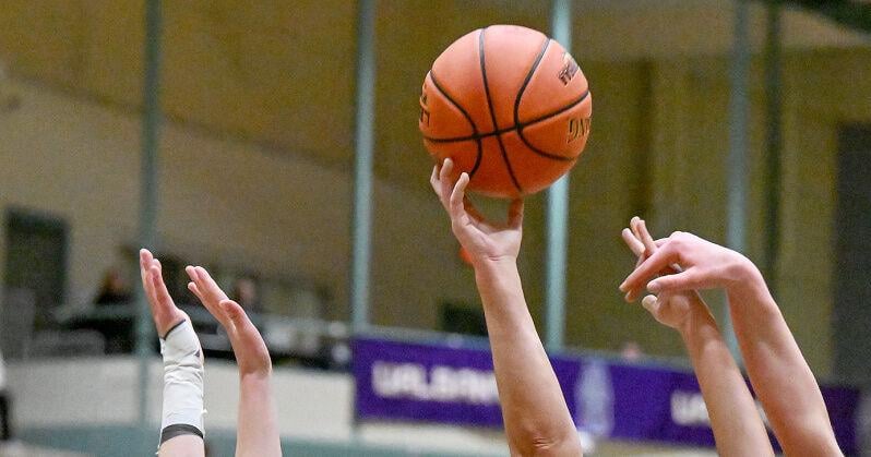 Ryan becomes Saratoga Central Catholic's all-time girls' basketball leading point scorer in win — Thursday's Section 2 scores