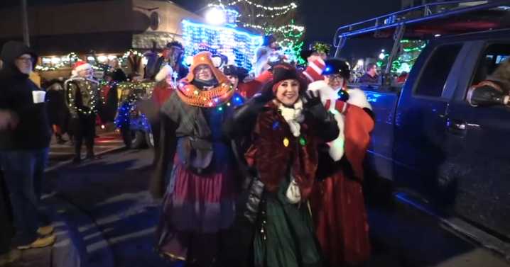 Lake Orion marks 30 years of lighted Christmas parade tradition