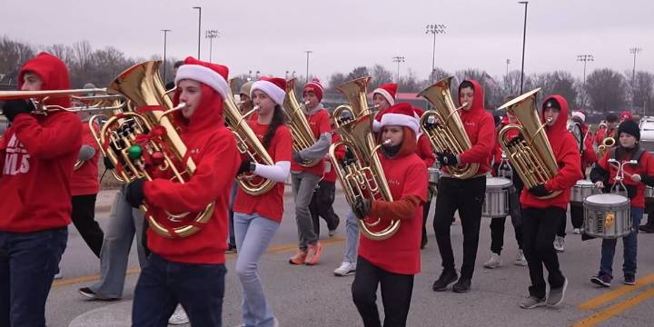 Nixa residents celebrate 71st Christmas parade