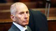 Mató a 3 personas, escapó de la Justicia y cayó por una confesión inesperada: la historia de Robert Durst