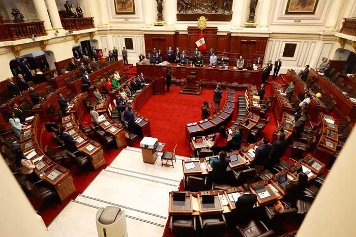 Sondeo: Congreso es visto como la entidad más corrupta del país