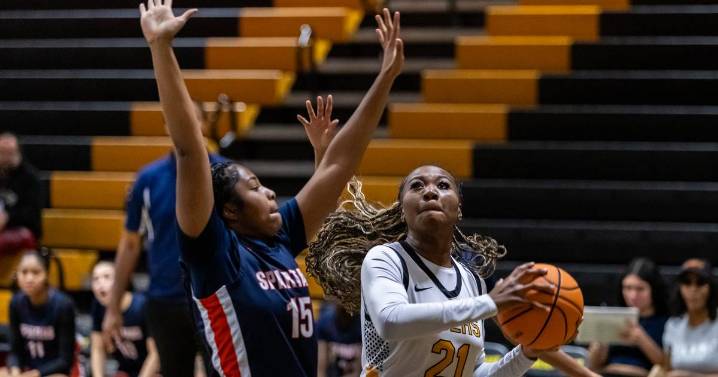 Joliet West edges out Romeoville for second win of the season