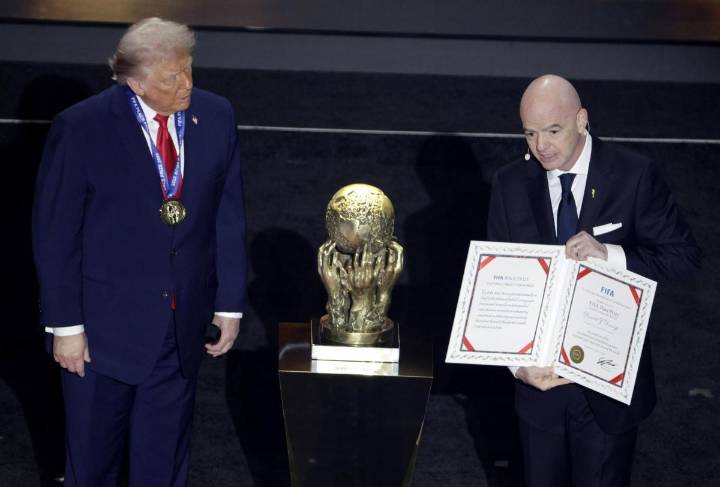 Trump recibe “premio de la paz” de la FIFA