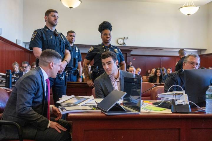 Mangione busca excluir pruebas en juicio por el asesinato del CEO de UnitedHealthcare