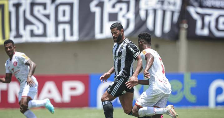 Hulk se lanza contra Jorge Sampaoli e incendia el camarín de Atlético Mineiro: “Es muy difícil jugar así”