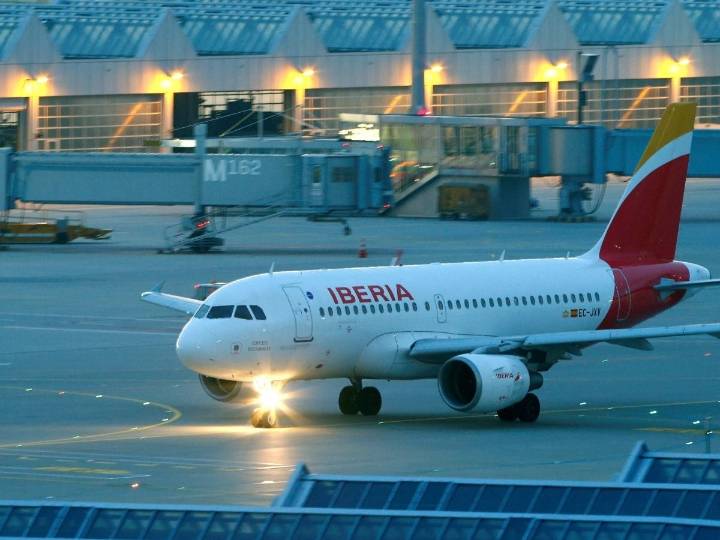 Denuncian a aerolínea Iberia por no pagar reembolso de vuelo cancelado
