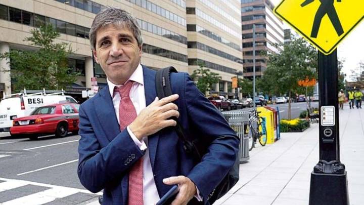 Caputo confirmó negociación con bancos por US$7.000 millones