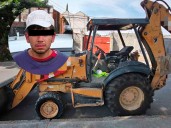 Roban retroexcavadora en CDMX, pero policía rastrea y detiene al responsable