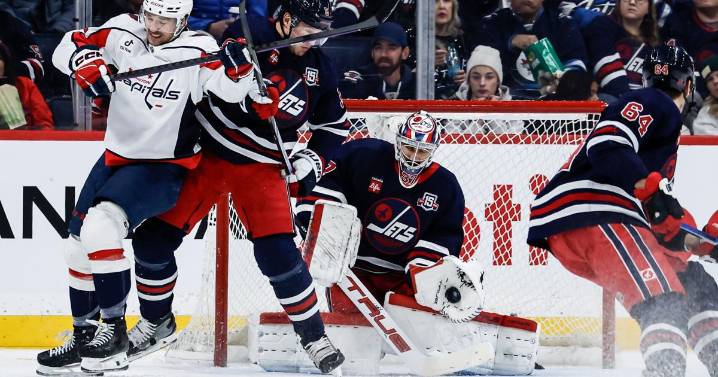 Hellebuyck makes 24 saves in return from knee injury, Jets beat Capitals 5