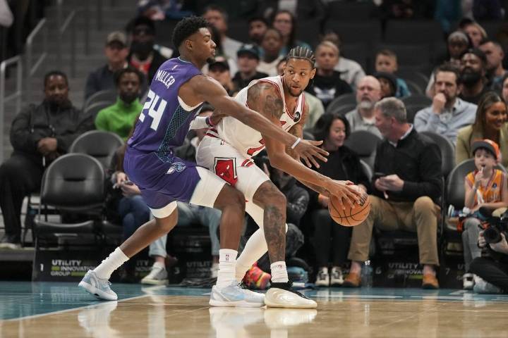 Deadspin | Bulls charge back to beat Hornets, stop 7-game slide