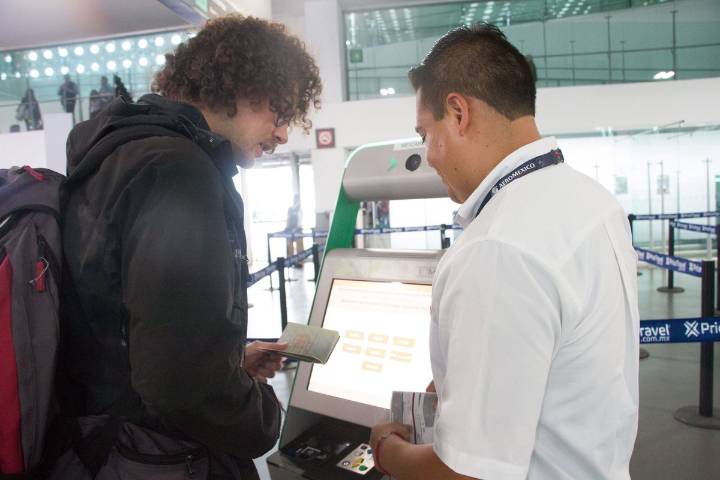 Negó México ingreso a 14 mil personas de países que jugarán el Mundial