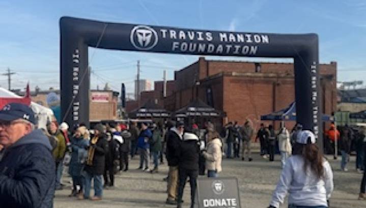 Army-Navy game about more than football, celebrates vets