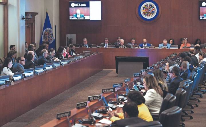 Perú y México chocan en la OEA por derecho al asilo; Lima demanda retirar protección a Betssy Chávez