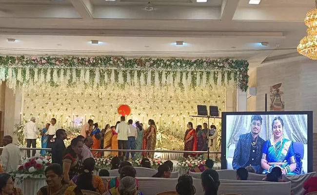 Karnataka: Indigo disruption forces newlyweds to attend reception...