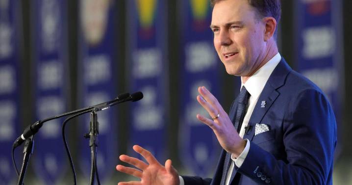 Stein plans to rebuild Kentucky with offensive risk-taking and thrive as he's doing at No. 4 Oregon