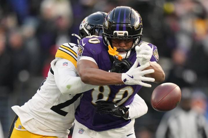 Reacción tardía ayuda a Steelers a vencer 27-22 a Ravens y liderar su división en solitario – Chicago Tribune
