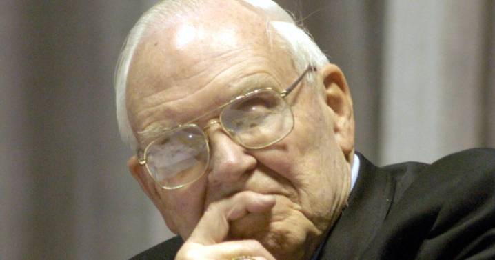 Ex-SEC commissioner Roy Kramer, whose vision paved the way for college football playoffs, dies at 96