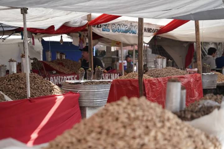 Cacahuates, los otros protagonistas de las fiestas guadalupanas