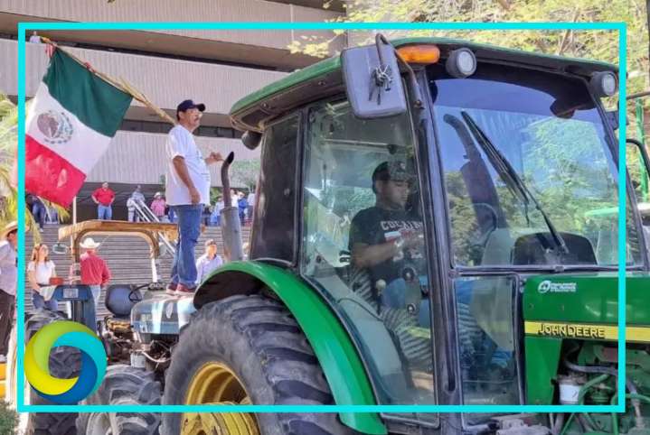 Agricultores retoman bloqueos carreteros en 7 estados; caravana se dirige a CDMX