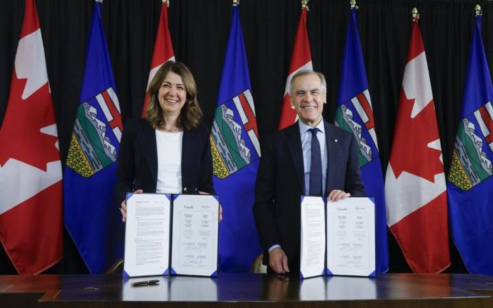 B.C. First Nation meets with Alberta minister to oppose changing tanker ban