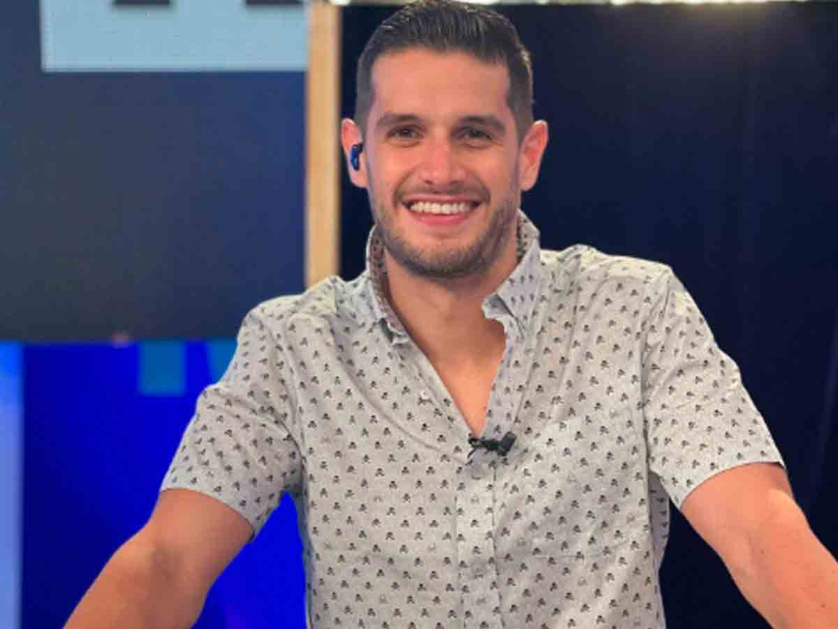 Adrián Marcelo causa revuelo al decir que ‘ahorrar es de pobres’