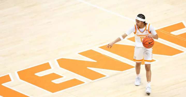 #18 Tennessee Lady Vols drop triple digits as they crush Winthrop Eagles 112