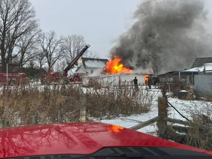 Westfield firefighter injured while responding to garage fire