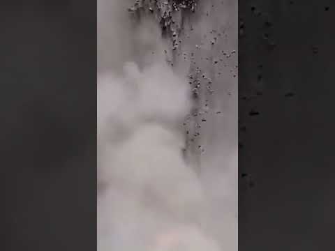Kilauea Eruption Blasts Lava Over 1,000 Feet And OBLITERATES Live Camera #shorts