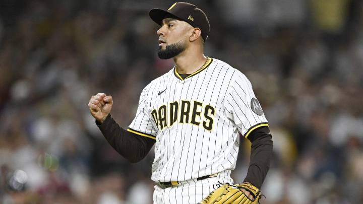 Padres star reliever leaving for Atlanta Braves and $45M, three