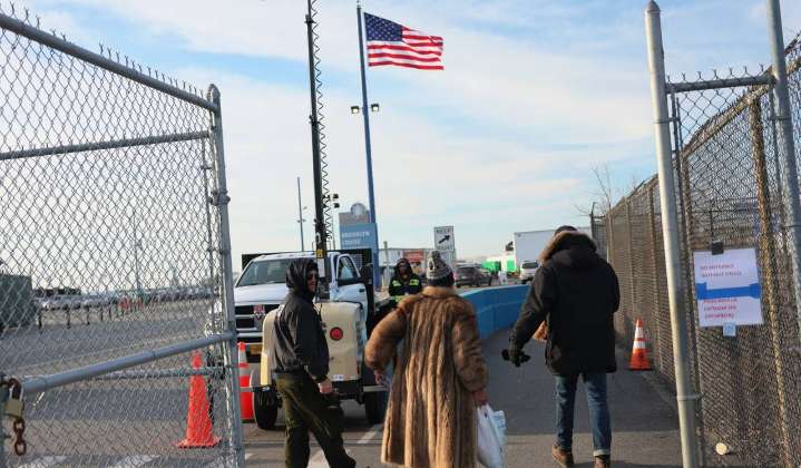 EE.UU. pide a los inmigrantes que están ilegalmente en el país que se "vayan a casa"