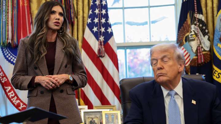 Noem Pide a Trump Prohibición Total de Viajes a EUA a Personas de Países Que Envían "Invasores"