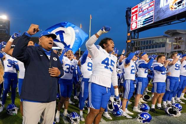 Watch as Kalani Sitake tells his players he’s staying at BYU