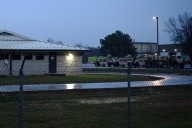 Trump extends control of largely idle Illinois National Guard